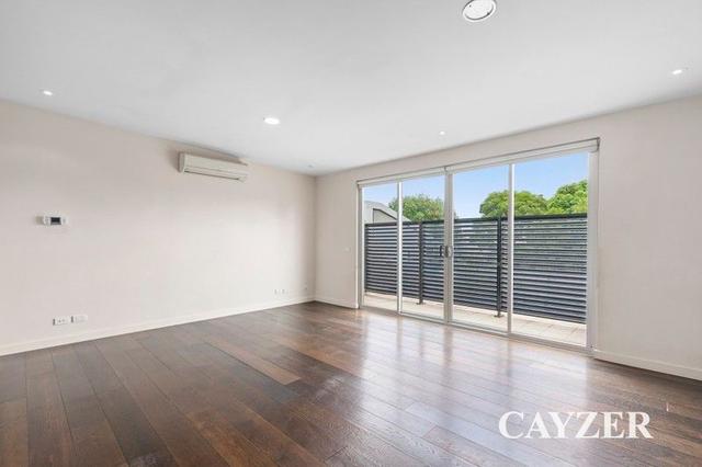 202/409 Bay Street, VIC 3207