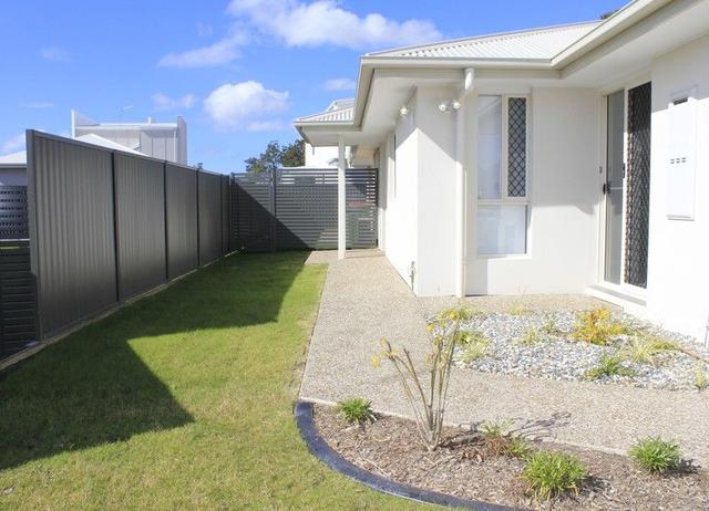 2/12 Spica Crescent, QLD 4209
