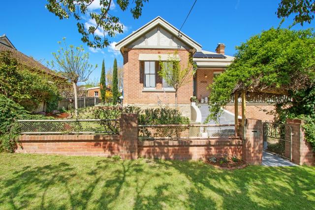 54 Lead Street, NSW 2582