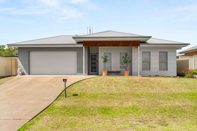 8 Alata Crescent, NSW 2541