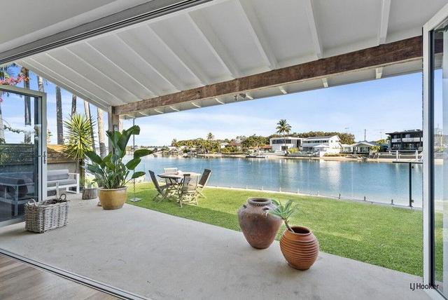 2/62 Parnki Parade, QLD 4221