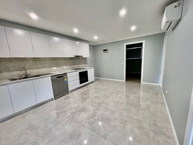 477A Princes Hwy (Enter Via Dwyer Lane),, NSW 2221