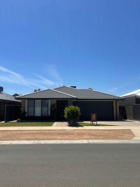 21 Peter Thomson Cct, VIC 3730