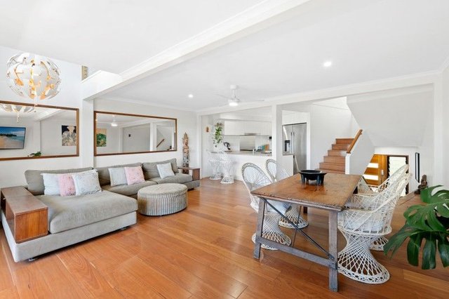 2/8 Dandaloo Drive, QLD 4223