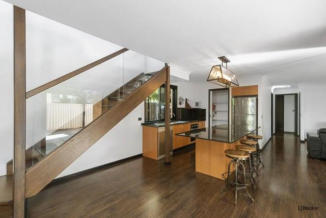 2/40 Fourth Avenue, QLD 4221