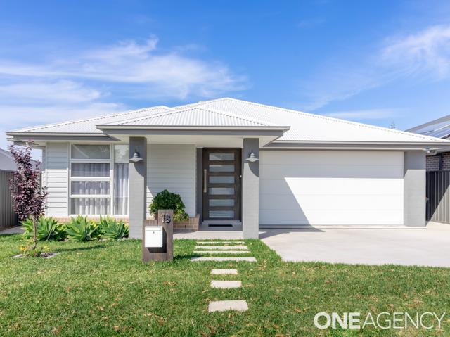 18 Halloran Street, NSW 2540
