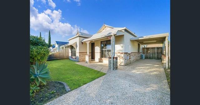 11 Moreton Street, QLD 4556