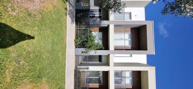 8 Pendant Walk, VIC 3029