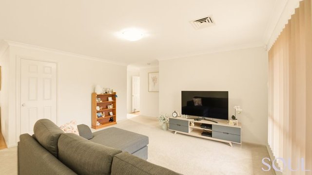 2/22 Little Road, NSW 2680