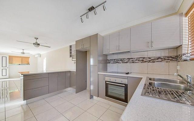 2/94 Whitman Street, QLD 4703