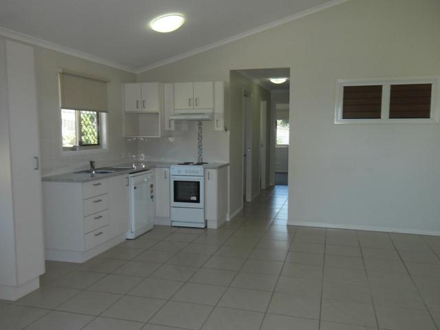 Unit 1/8 Riverview Terrace, QLD 4825