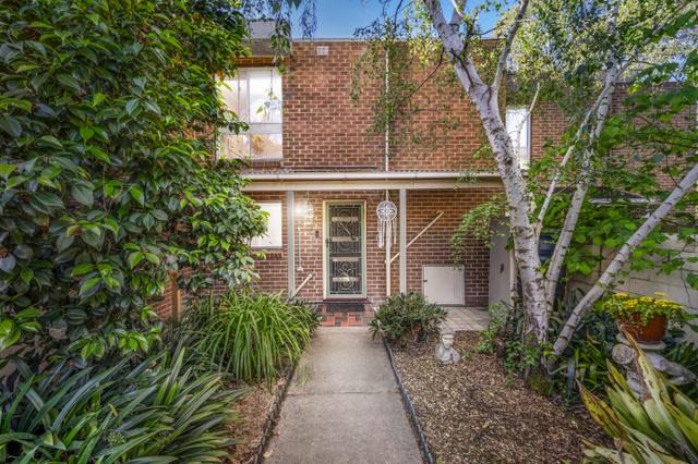 4/4 Pointside Avenue, VIC 3153