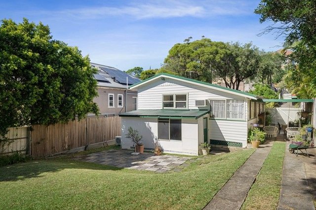 8 Holland Avenue, NSW 2216