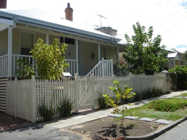 16 Charles Street, WA 6162