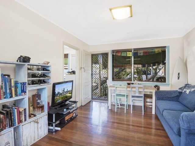 1/9 Nyrang Avenue, QLD 4221