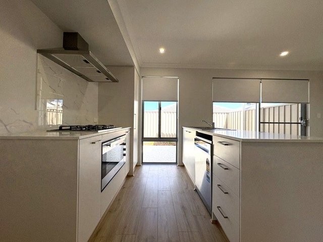 13 Sunglow Street, WA 6176