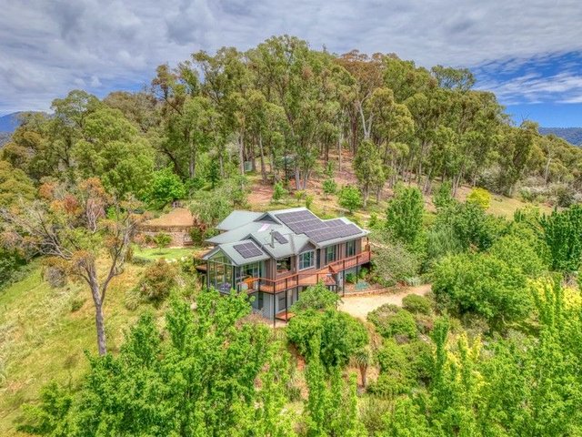 207 Mount Buffalo Road, VIC 3740