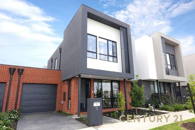 13 Featherwood Street, VIC 3169