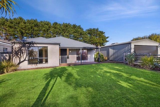 8 Furneaux Cl, VIC 3227