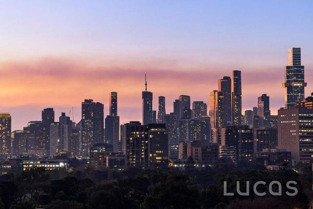 8A/29 Queens Road, VIC 3000