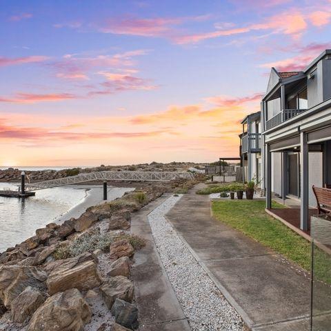 175 Gulf Point Drive, SA 5018