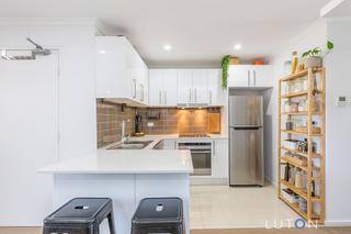 Kitchen with Breakfast Bar 