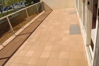 Balcony (2006-10-11)