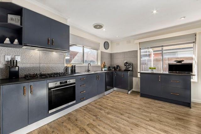 13 Barringun  Crescent, VIC 3169