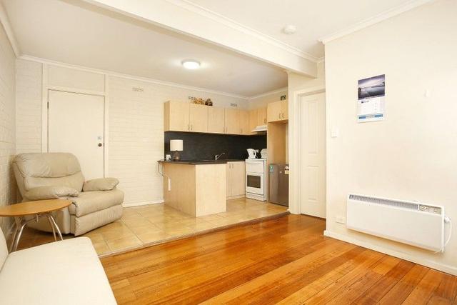 2/26 Hampshire Road, VIC 3020