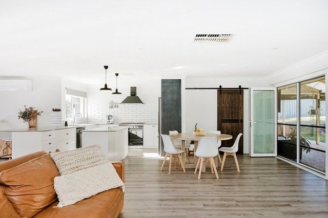 8 Petrel  Close, WA 6210