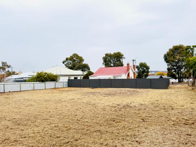 20b Golden Wattle Drive, VIC 3465