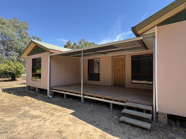 8 Hopetoun Street, NSW 2660