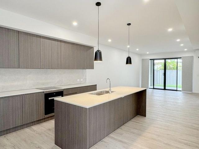 1/10 Finlayson Street, QLD 4110
