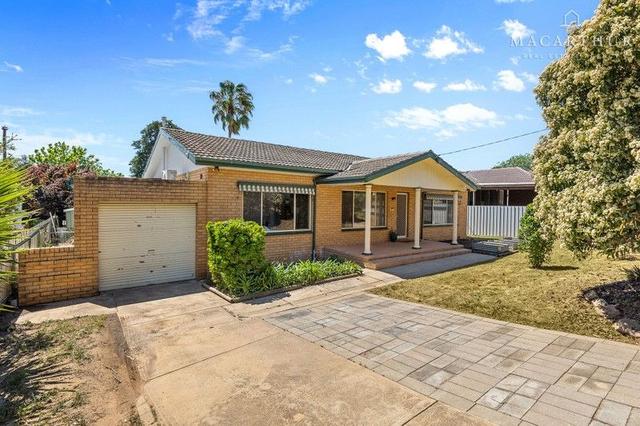 25 Leavenworth Drive, NSW 2650