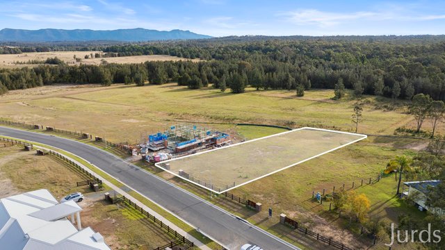 42 Crown Line Drive, NSW 2320