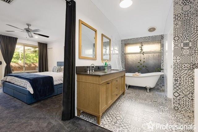 4 Bunter Court, WA 6149
