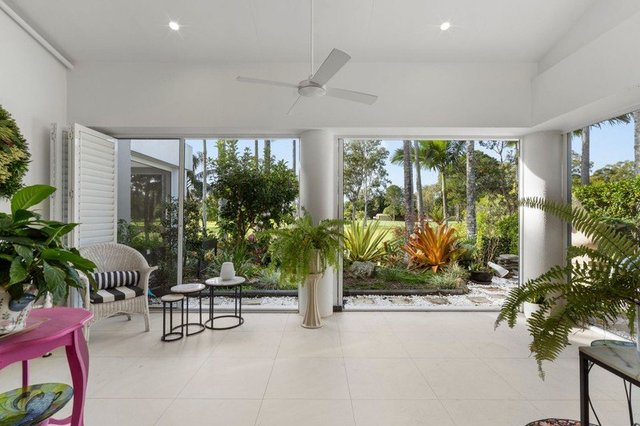 2 Bristol Fry/125 Santa Cruz Boulevard, QLD 4226