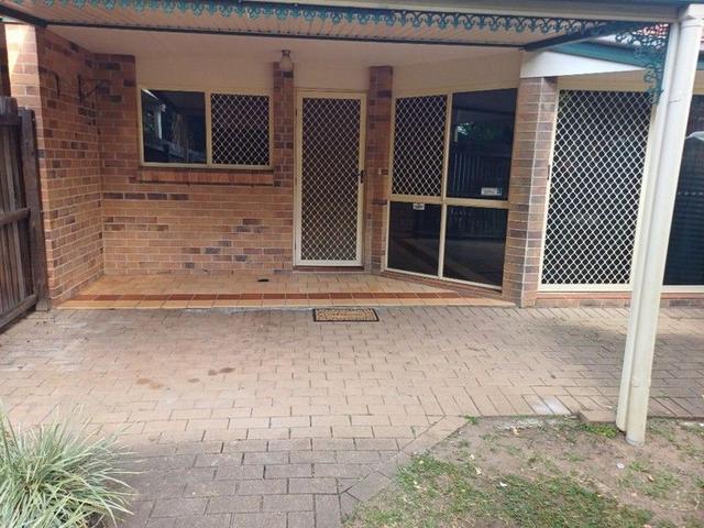 2/8 East Street, QLD 4343