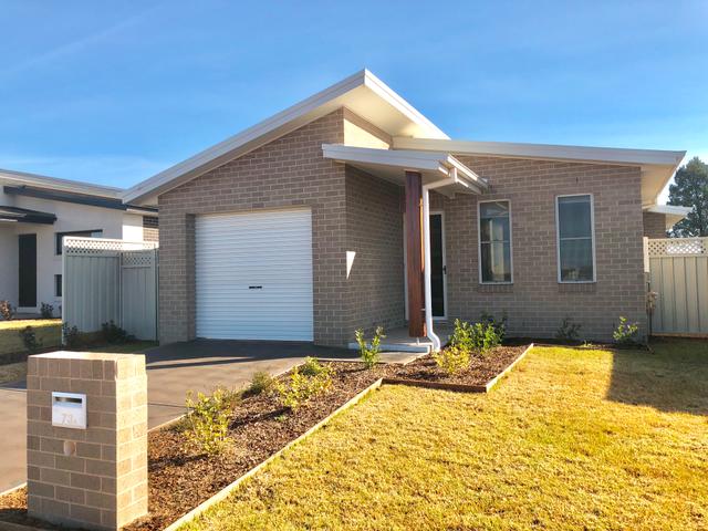 73a Champagne Drive, NSW 2830