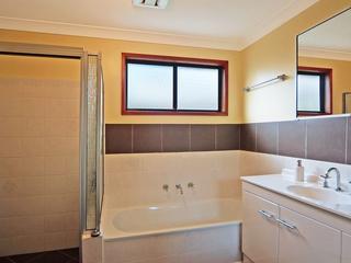 010 - Open2view ID230854 - 34 Queanbeyan Ave_ Burrill Lake