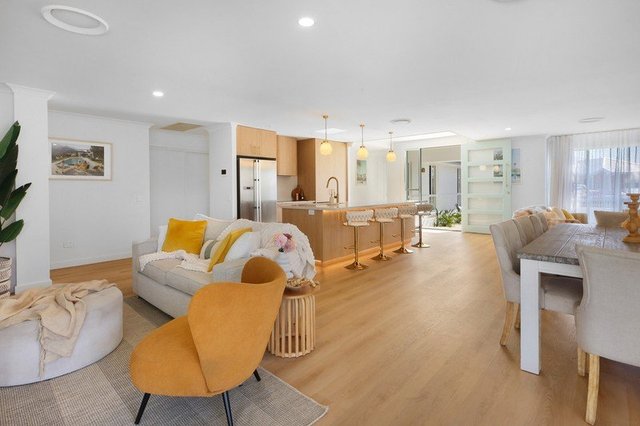12 Sittella Crescent, QLD 4220