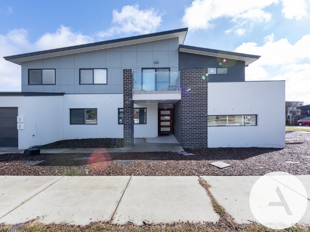 3A Booroolong St, ACT 2914