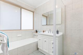 Main Bathroom (2019-12-02)