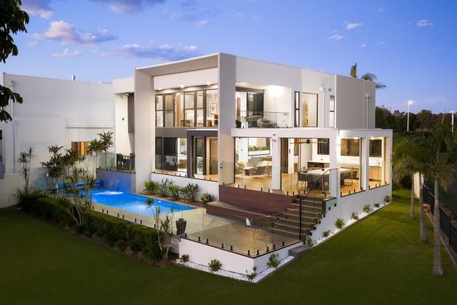 3026 The Boulevarde, QLD 4217