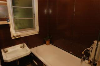Bathroom (2005-04-01)