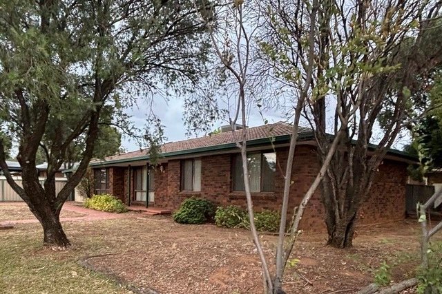 47 Chifley Drive, NSW 2830