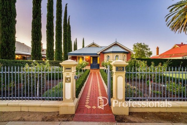 39 & 39a Chaffey Avenue, VIC 3500