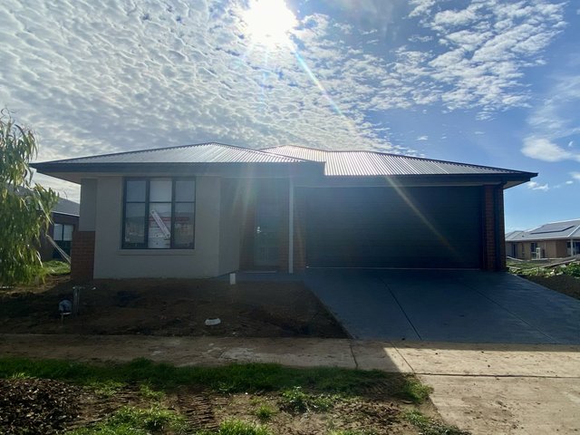 4 Sillion Street Yallarah Estate, VIC 3564
