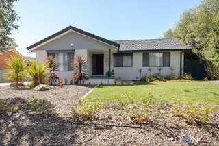 16 East Place Kambah_01.jpg