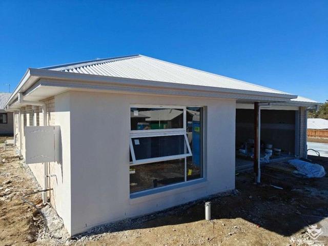21 Kashmir Circuit, QLD 4124